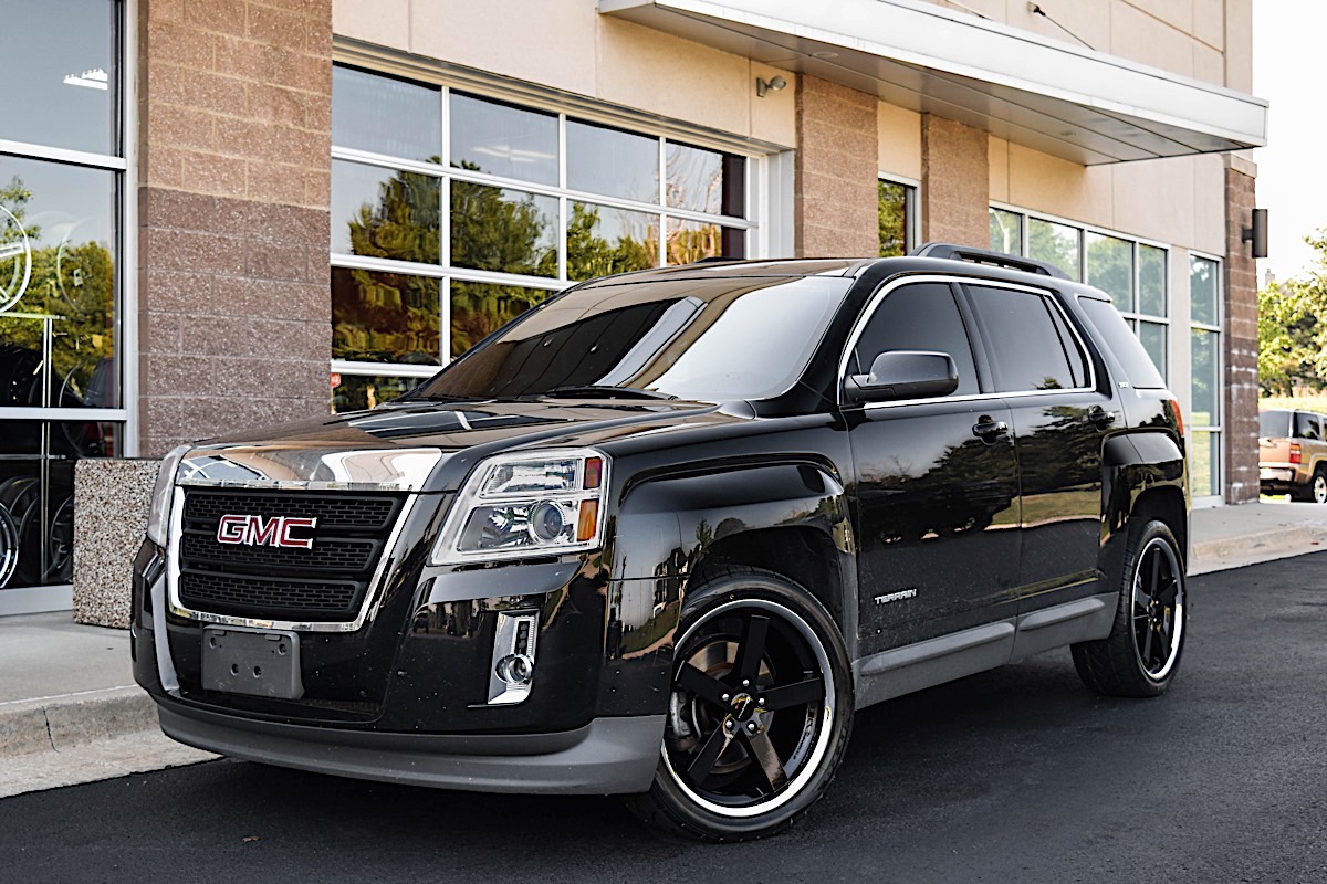 GMC Terrain with Giovanna Wheels Mecca FF